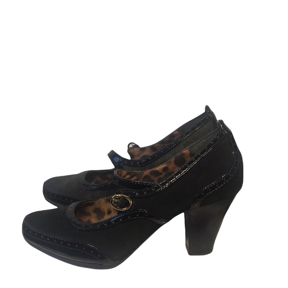 Clarks Suede Mary Jane Pumps Size 7